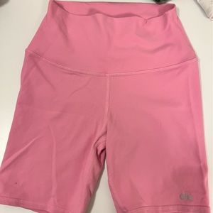 Alo Yoga 5” Seamless Favorite Short